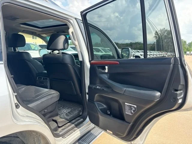 2011 Lexus LX 570 - Photo 19