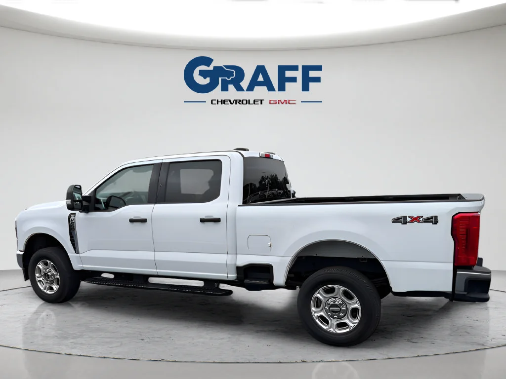 2025 Ford F-250 Super Duty XLT - Photo 2