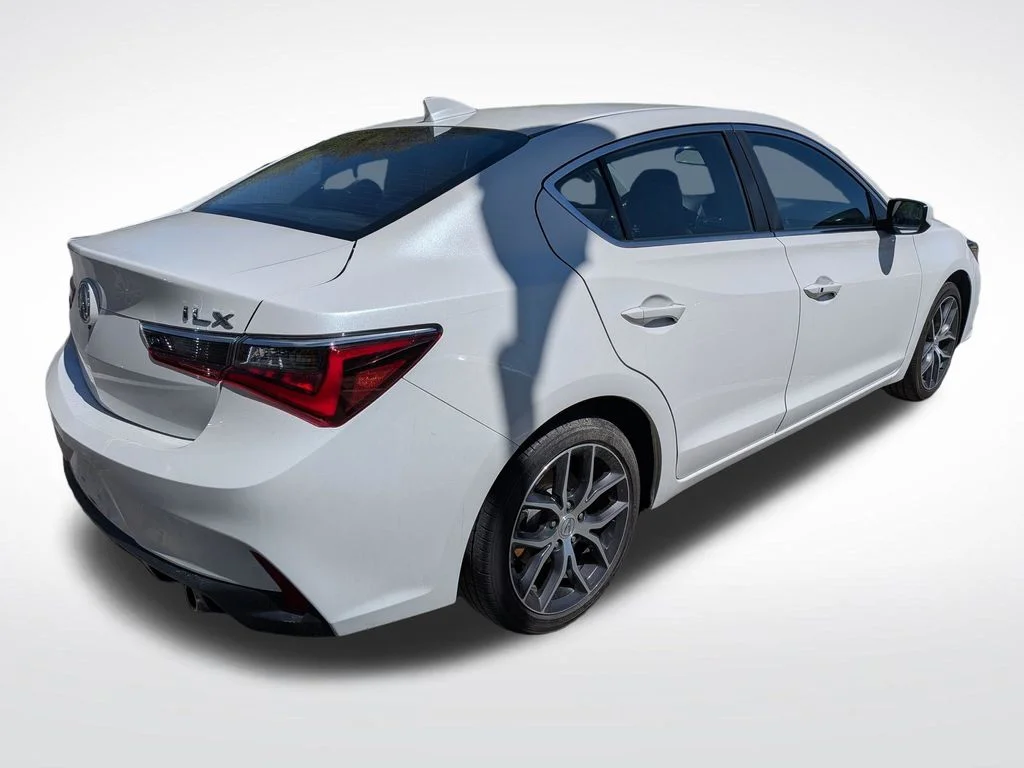 Used 2022  Acura Premium Package image 3