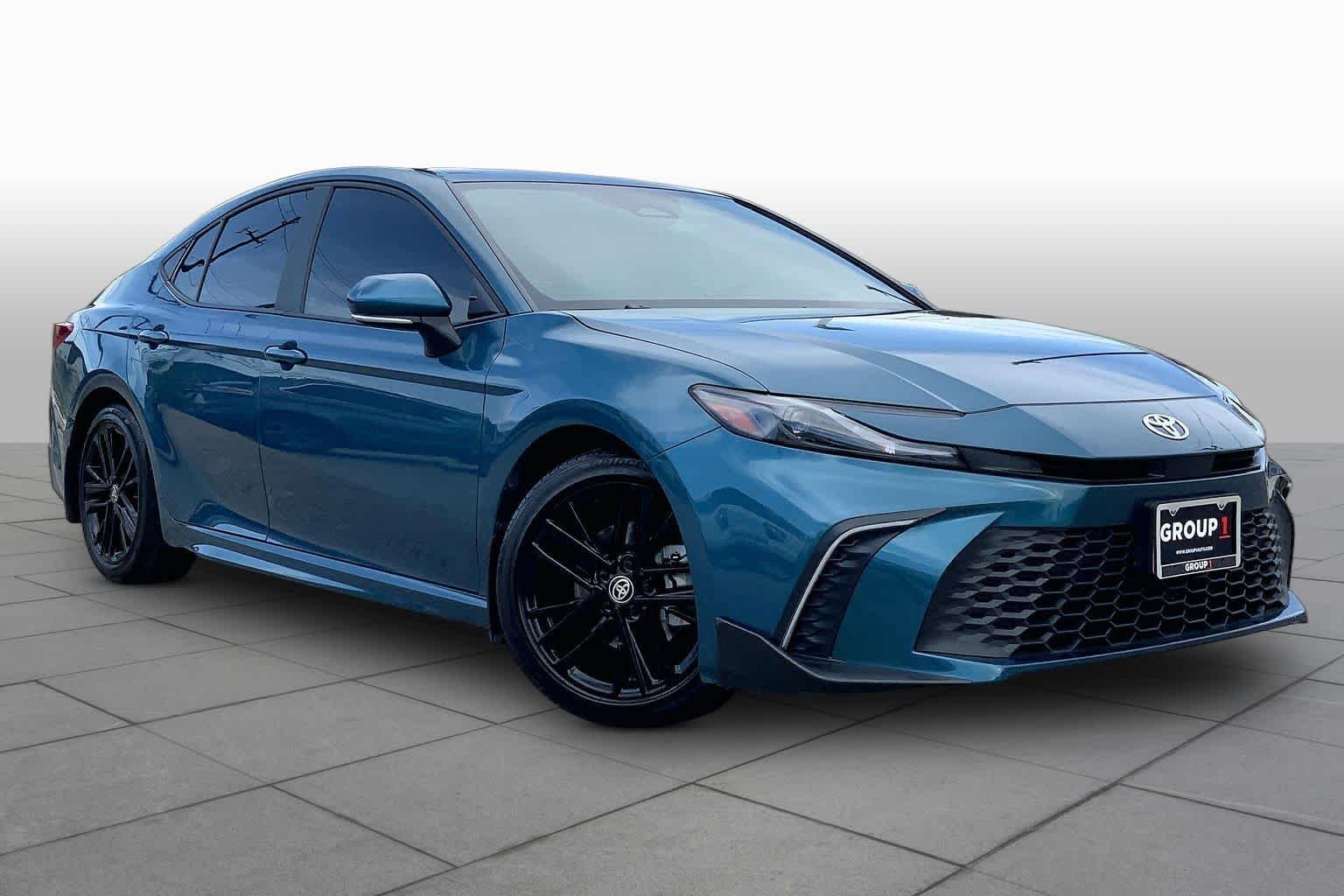 Used 2025 Ocean Gem Toyota SE image 4
