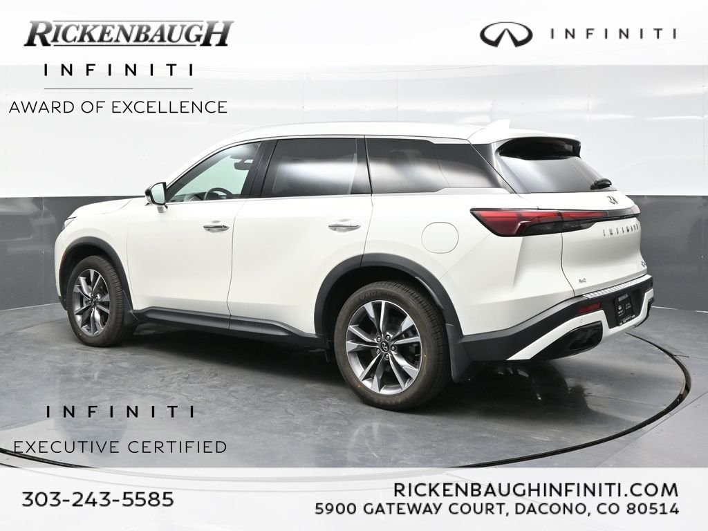 Certified Used 2023 White INFINITI LUXE image 4