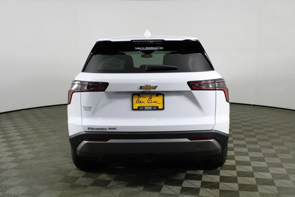 New 2027 Summit White Chevrolet LT image 6
