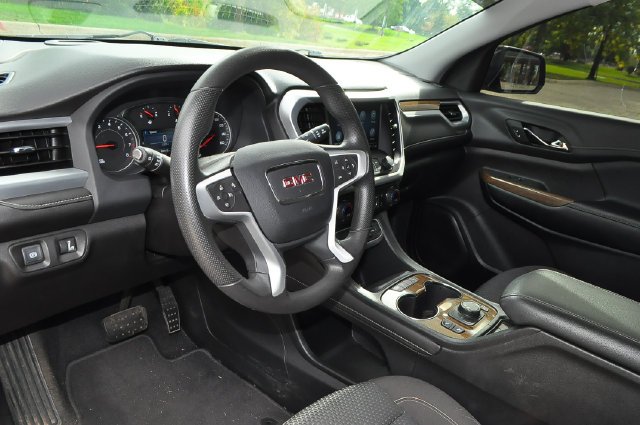 Used 2021 Black GMC SLE image 9