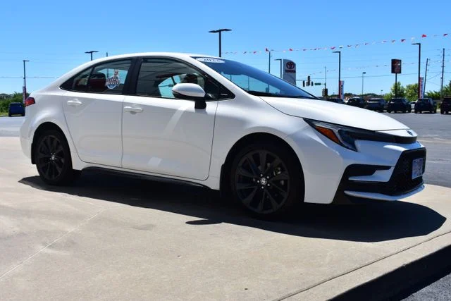 Used 2023 White Toyota SE image 4