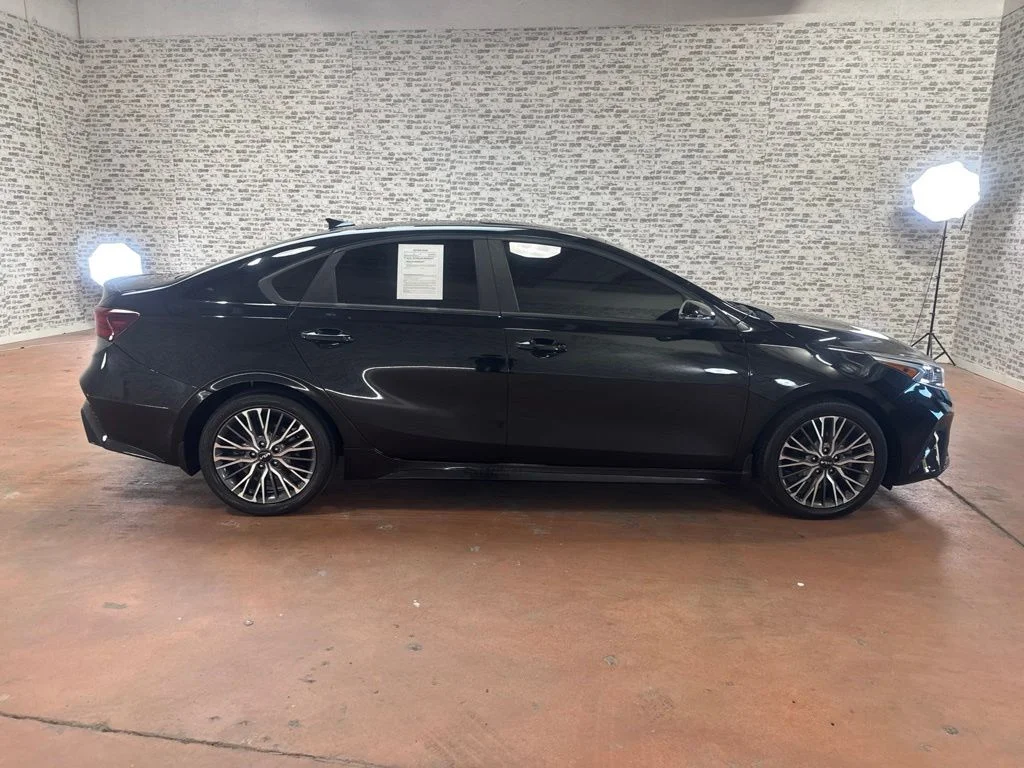Used 2022 Black Kia GT-Line image 8