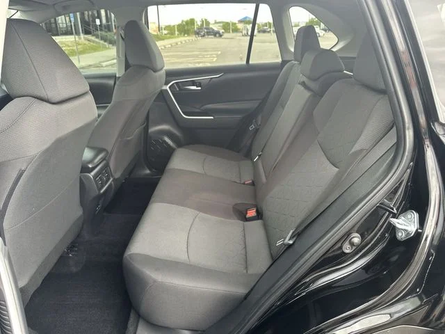 2024 Toyota RAV4 XLE - Photo 22