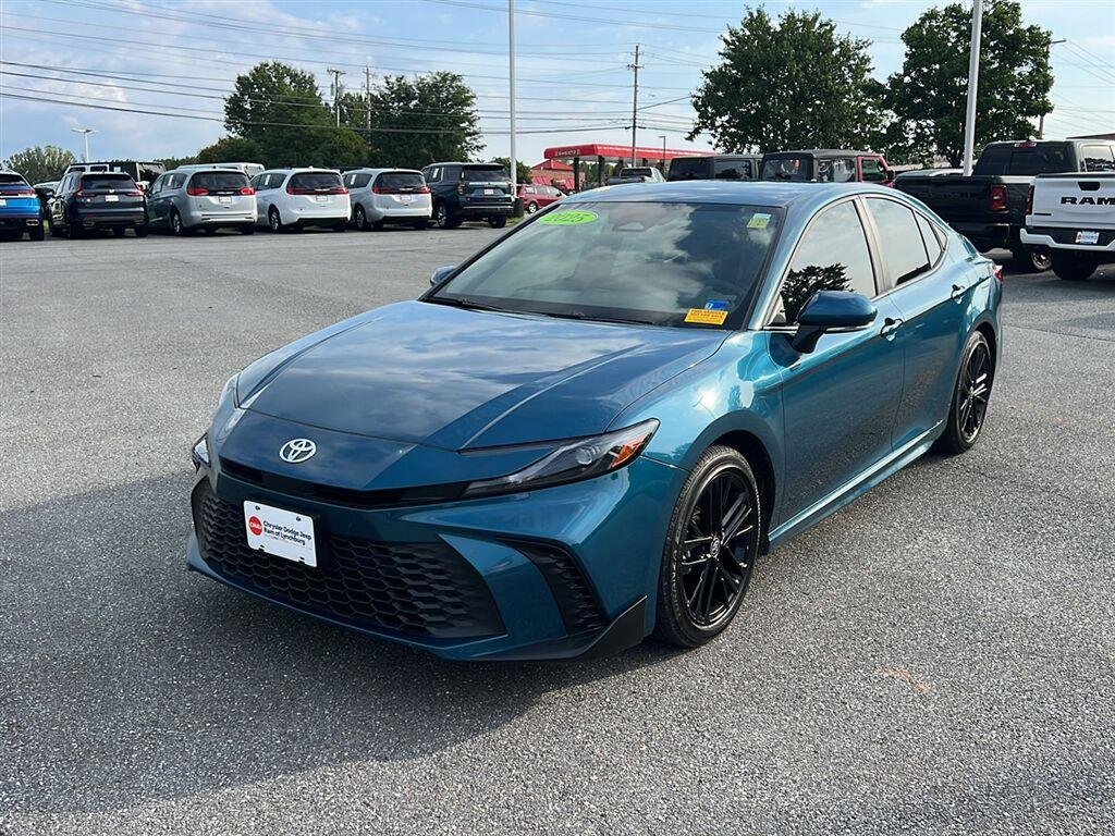 Used 2025 Ocean Gem Toyota SE image 1