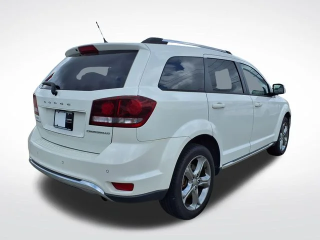 Used 2017 White Dodge Crossroad image 17