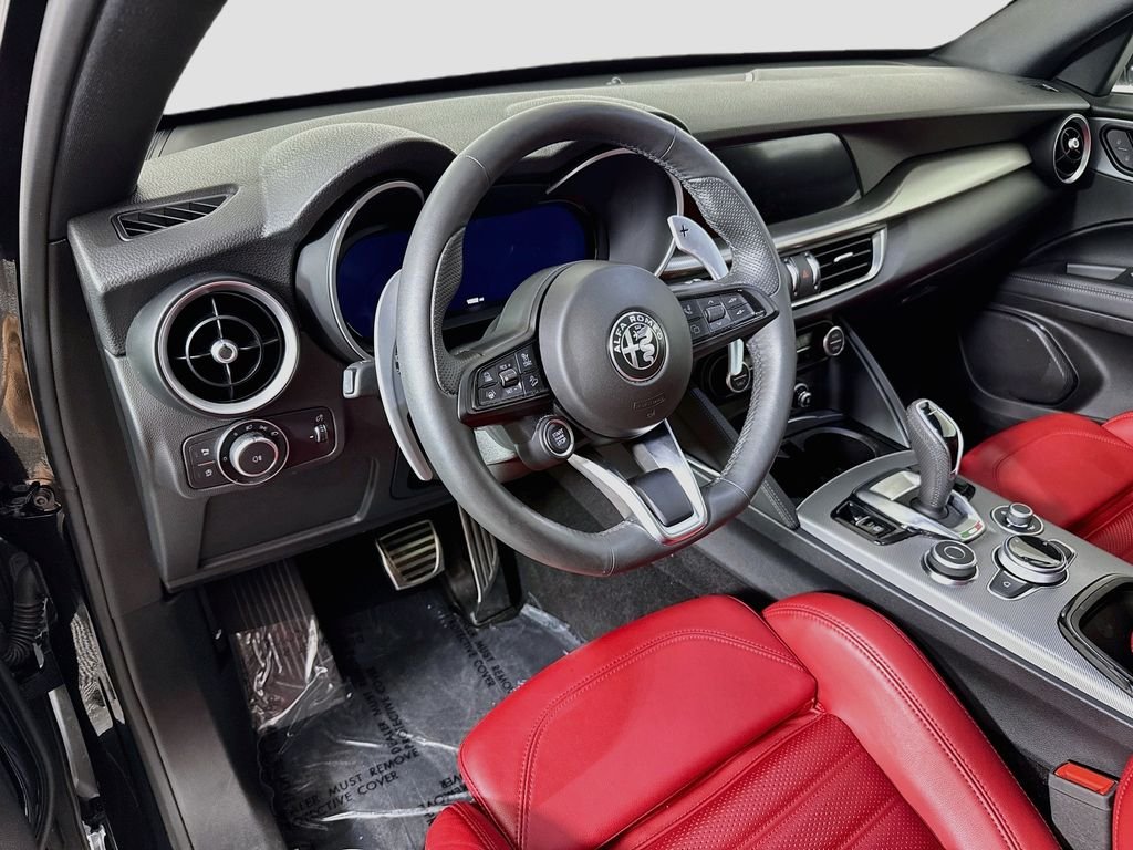 Used 2025 Black Alfa Romeo Veloce image 9