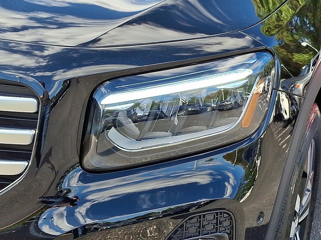 Certified Used 2025 Black Mercedes-Benz GLB 250 image 9