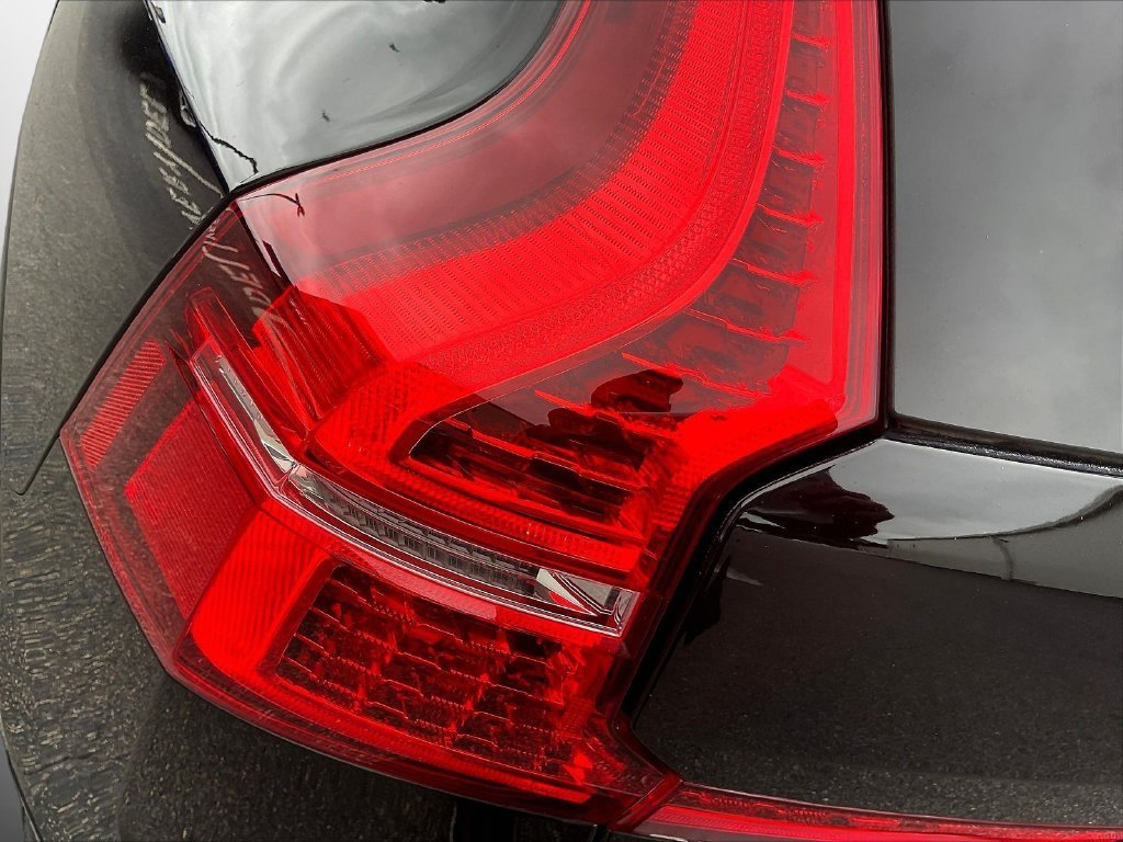 Used 2019 Black Volvo T6 Inscription image 22