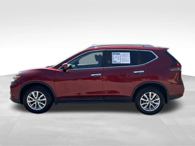Used 2018 Red Nissan SV image 4