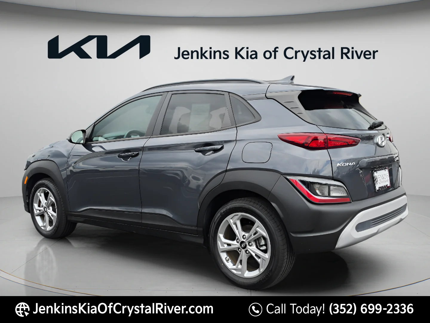 Used 2022 Thunder Gray Hyundai SEL image 8