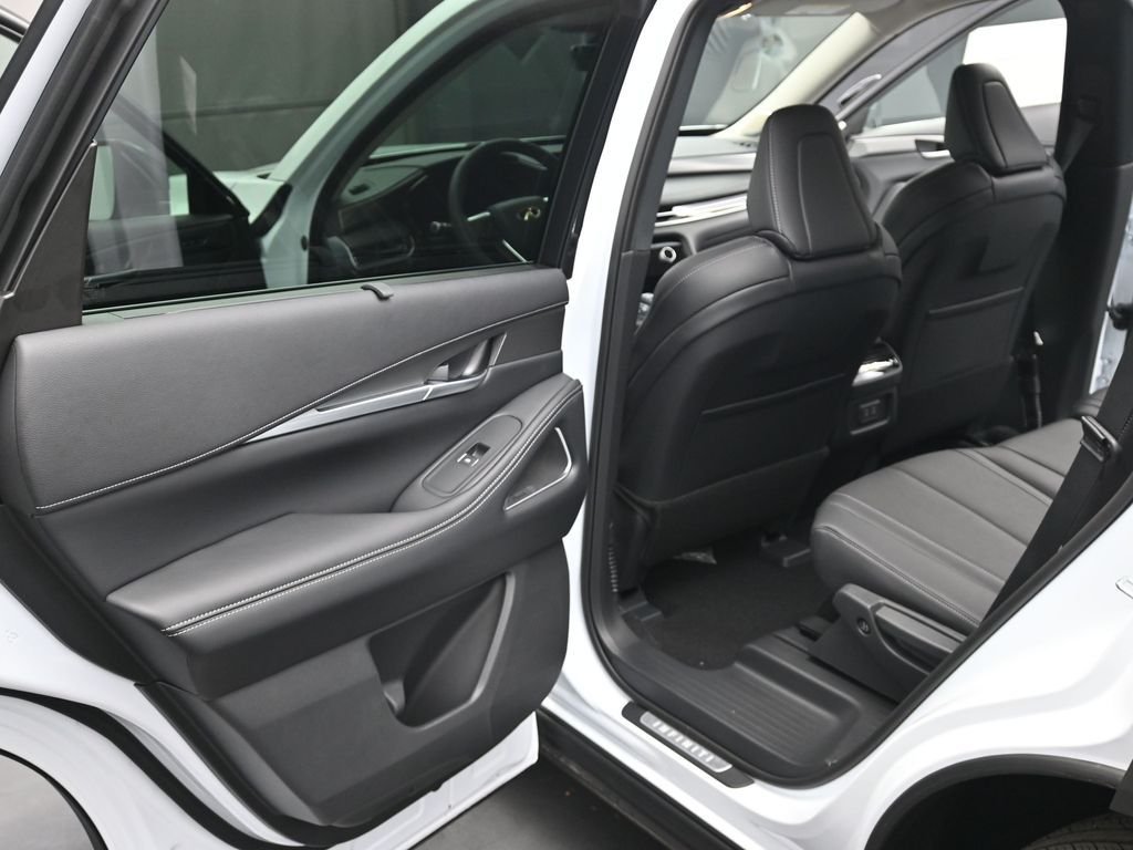 Used 2026 White INFINITI LUXE image 15