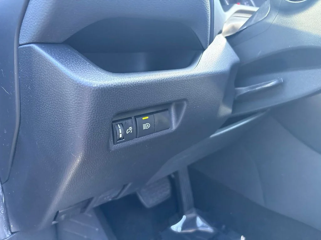 Used 2021 Black Toyota XLE image 9