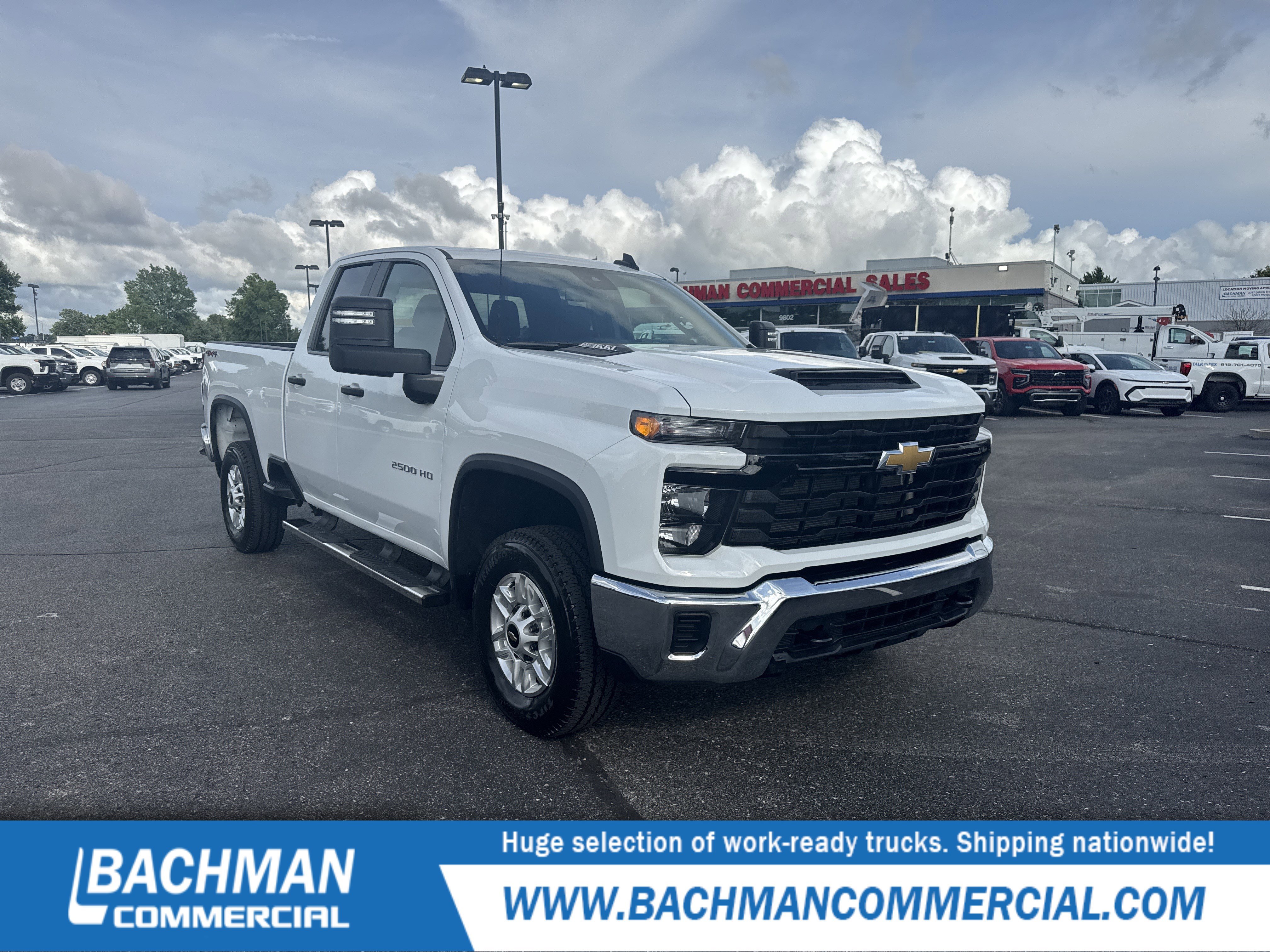 Used 2025 Summit White Chevrolet WT image 1