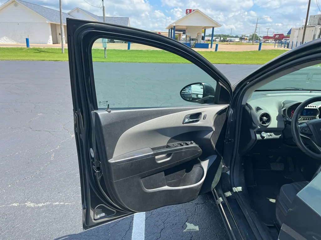 Used 2016 Nightfall Gray Metallic Chevrolet LT image 12