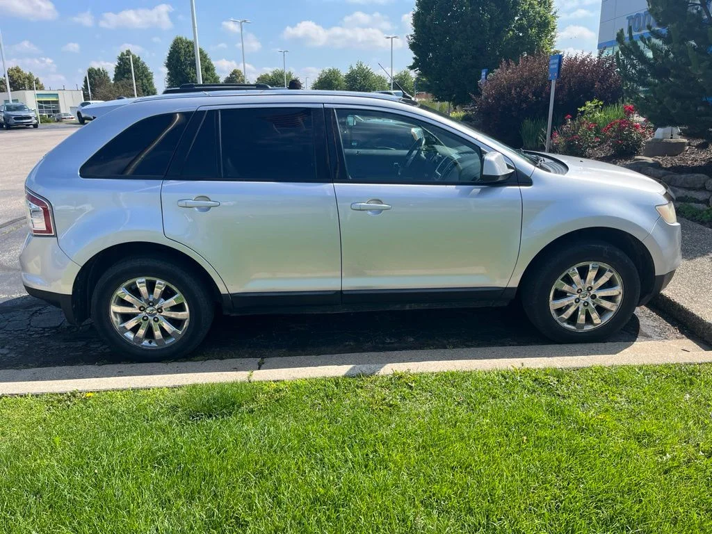 Used 2010 Silver Ford SEL image 11