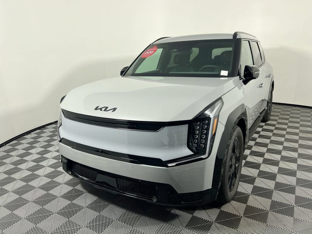 New 2026 Wolf Gray Kia Land AWD image 8