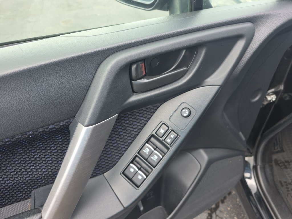 Used 2018 Crystal Black Silica Subaru 2.5i Premium image 21