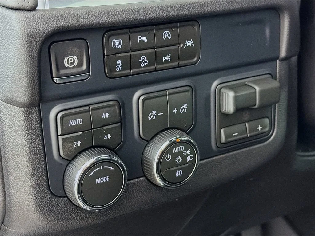 2026 Chevrolet Tahoe Premier - Photo 10