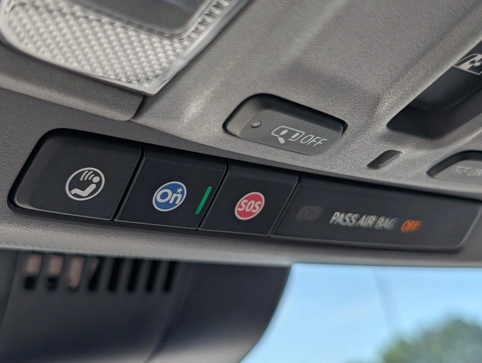Used 2025 Sterling Metallic GMC SLT image 28