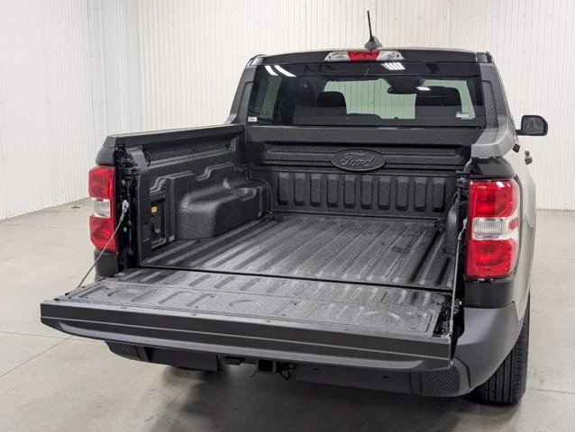 New 2026 Shadow Black Ford XLT image 19