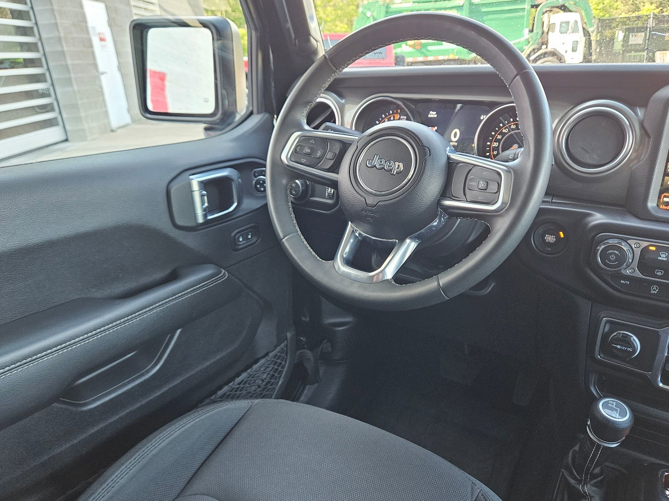 Used 2023 Black Clearcoat Jeep Overland image 9