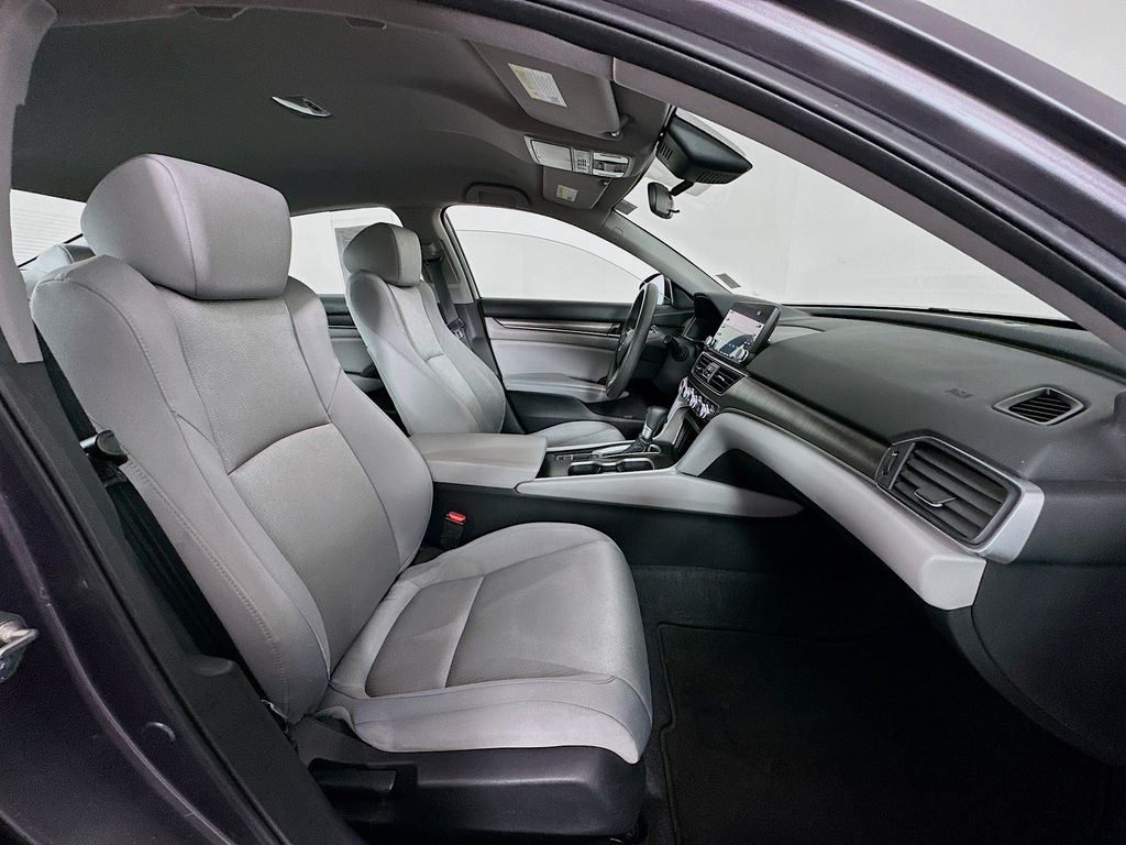Used 2018 Lunar Silver Metallic Honda LX image 24