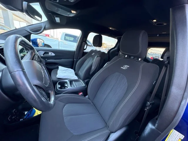 Used 2021 Ocean Blue Metallic Chrysler Touring image 12
