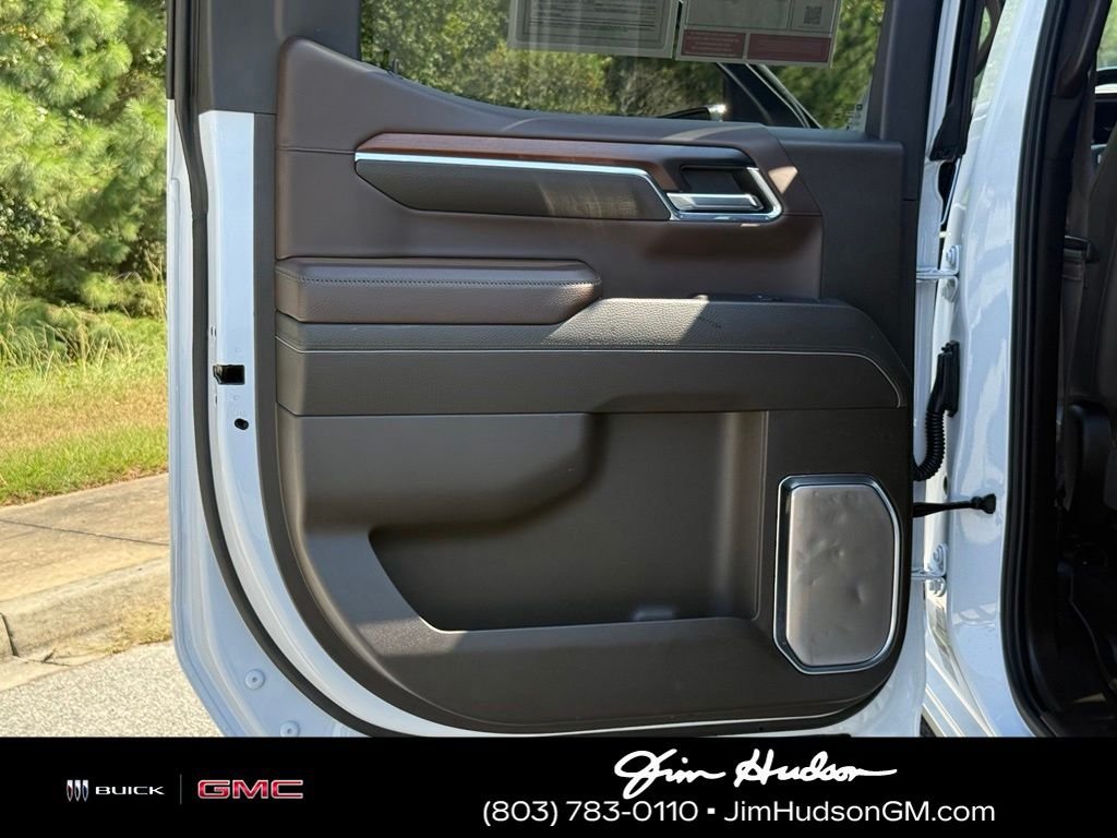 Used 2024 White GMC Denali image 25