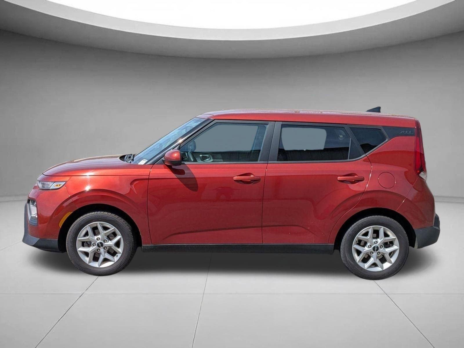 Used 2022 Mars Orange Kia LX image 8