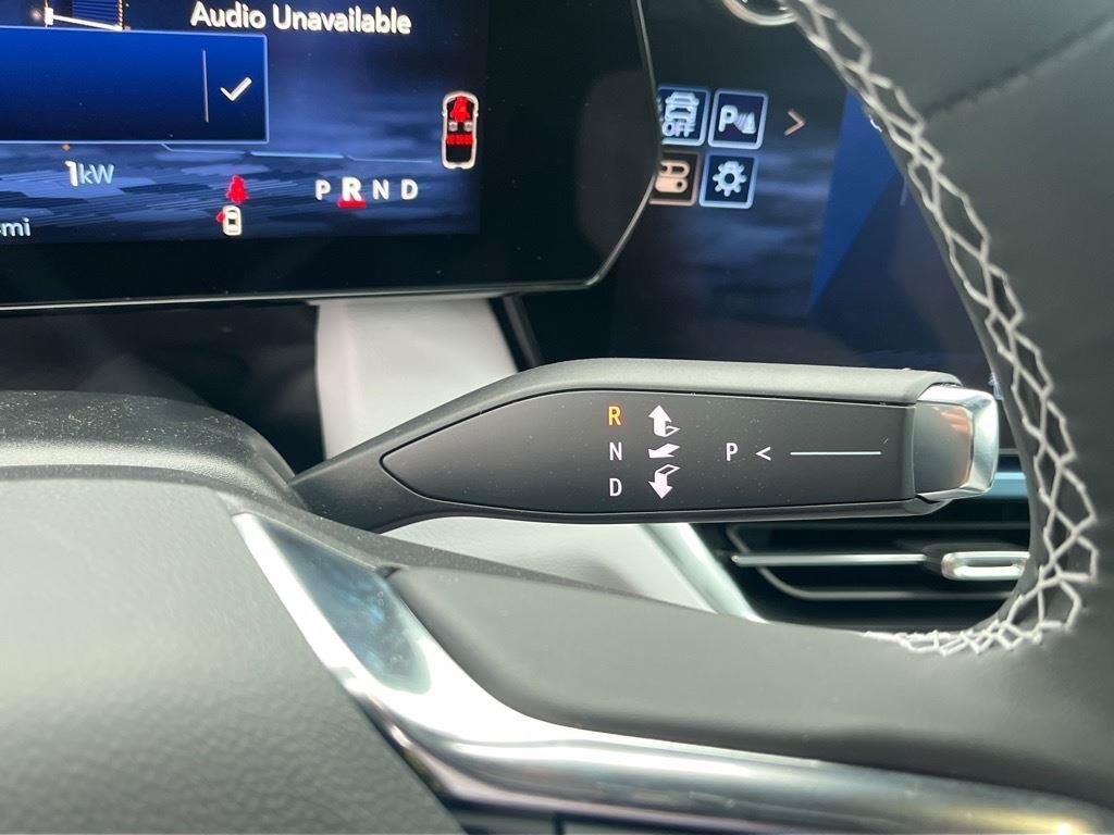 2025 Chevrolet Equinox EV LT - Photo 12