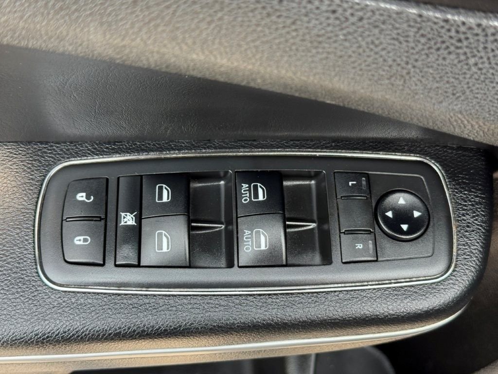 Used 2019 Gray Chrysler S image 10