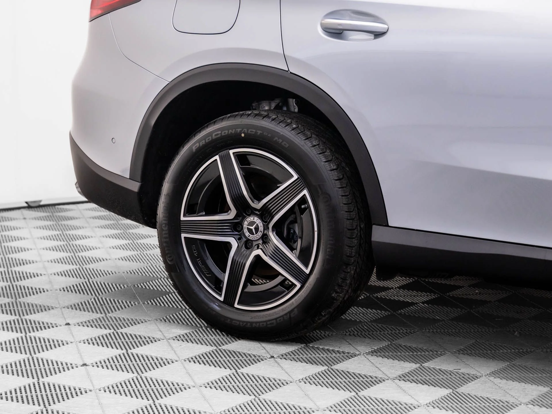 New 2026 Silver Mercedes-Benz GLC 300 image 36