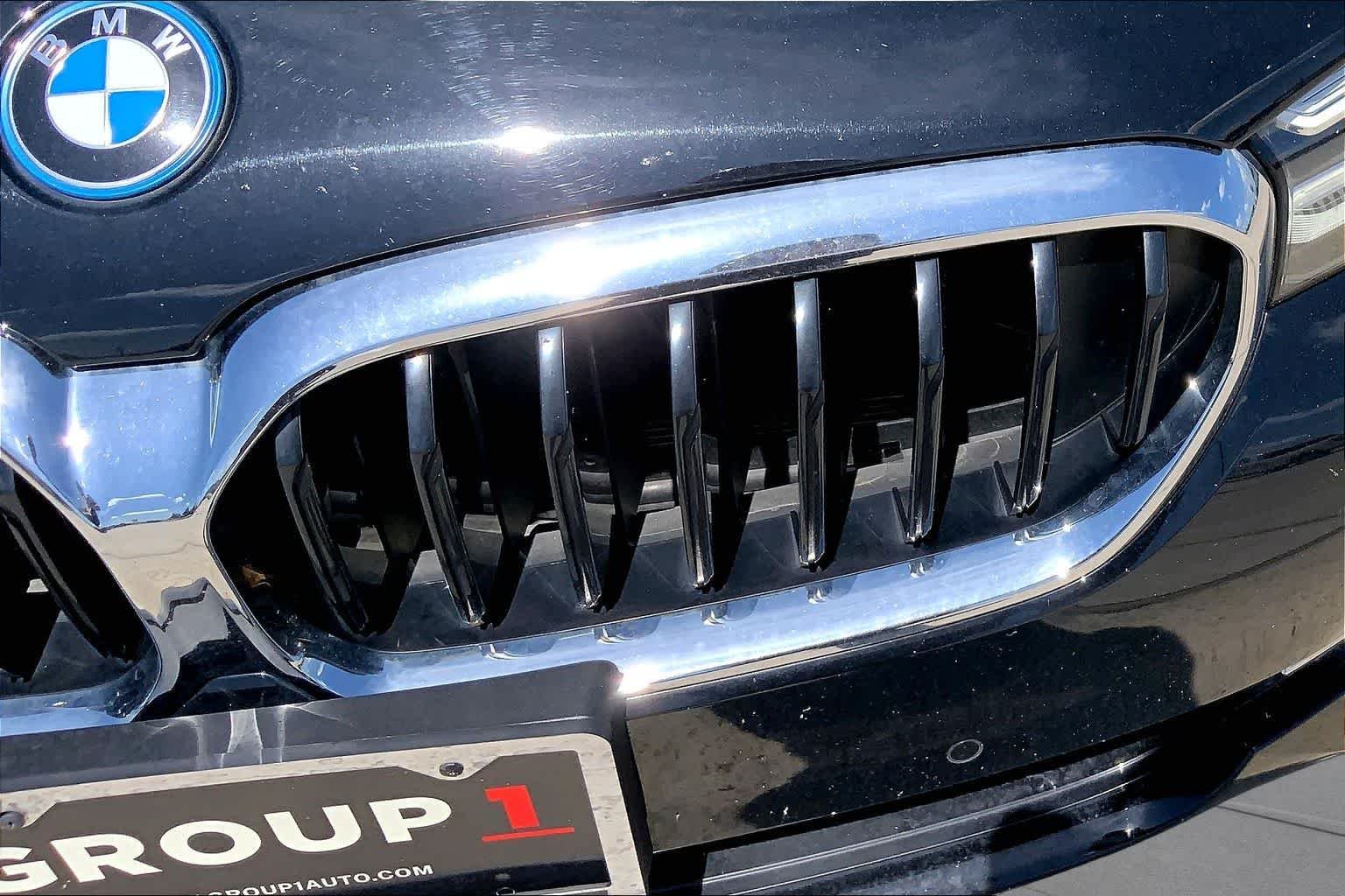 Used 2023 Black Sapphire Metallic BMW 530e xDrive image 30