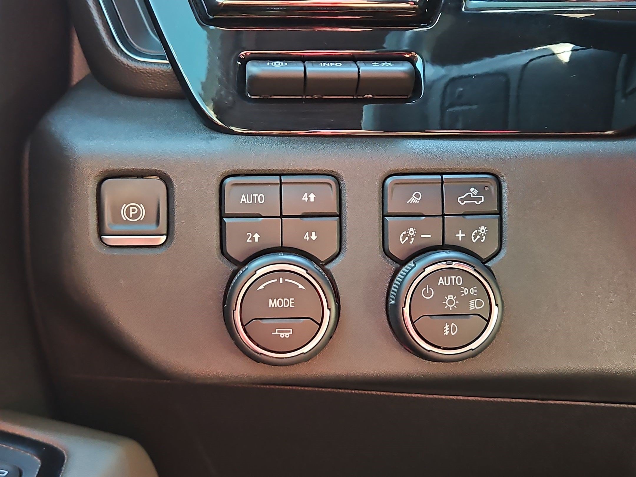 2024 Chevrolet Silverado 2500HD ZR2 - Photo 23