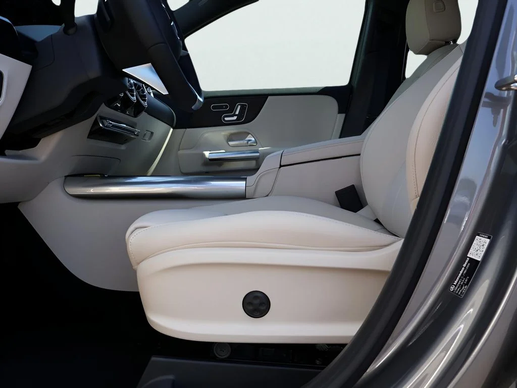 Certified Used 2026 Mountain Gray Metallic Mercedes-Benz GLA 250 image 39