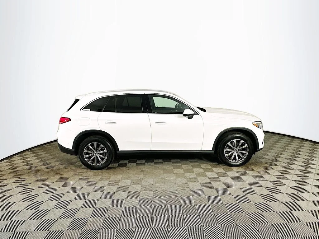 Used 2023 White Mercedes-Benz GLC 300 image 7