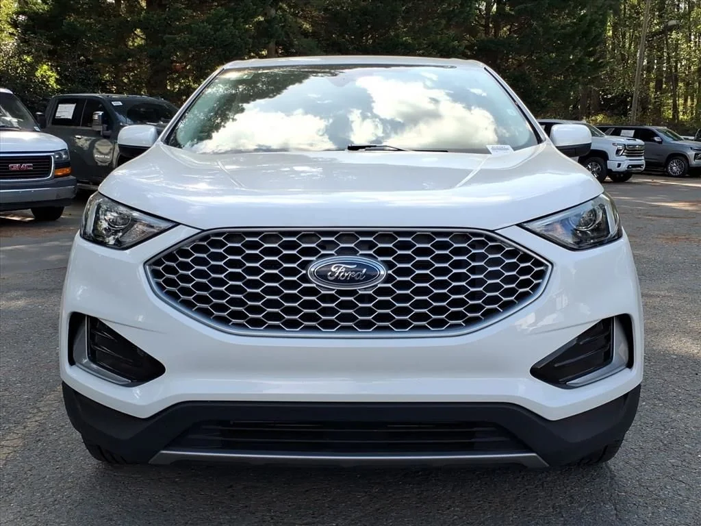 Used 2024 White Ford SEL image 35