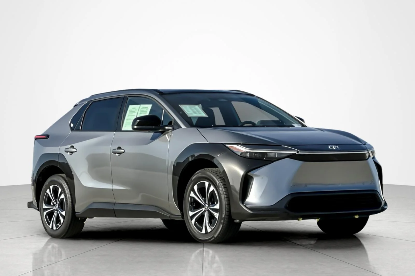 Certified Used 2023 PRECIOUS METAL Toyota XLE image 7