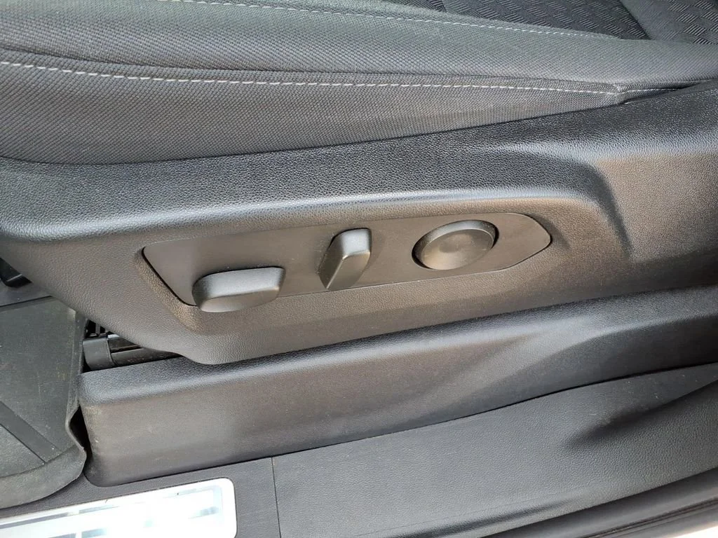 Used 2023 Summit White Chevrolet RST image 14