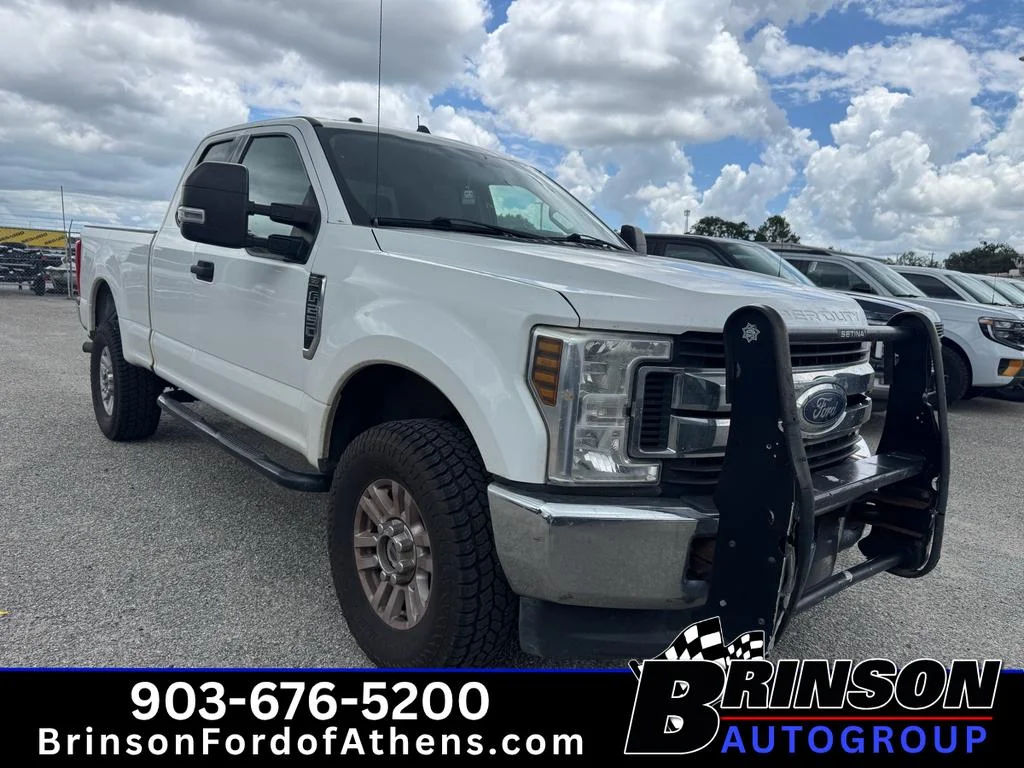 Used 2018 Oxford White Ford XLT image 3