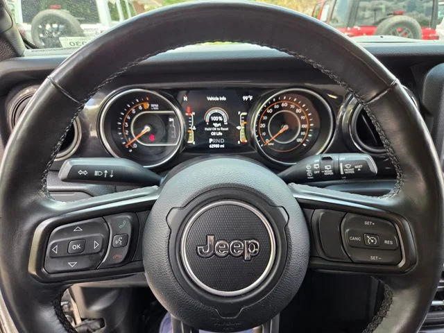 Used 2022 Black Jeep Unlimited Sport Altitude image 26