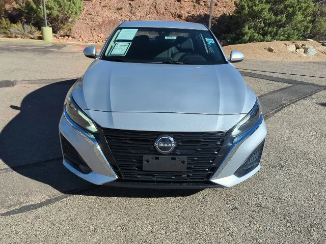 Used 2023 Silver Nissan 2.5 S image 2