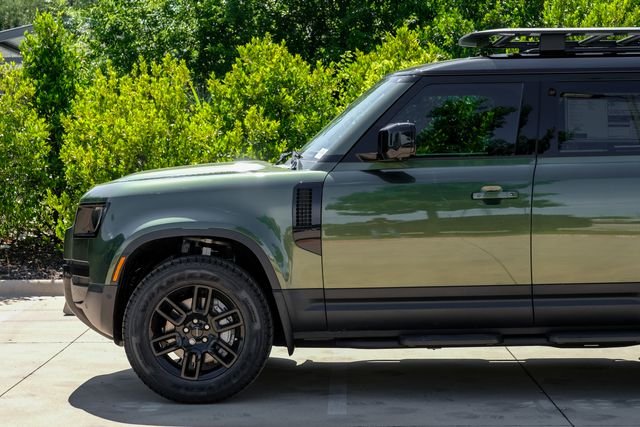 New 2026 Woolstone Green Land Rover S image 14