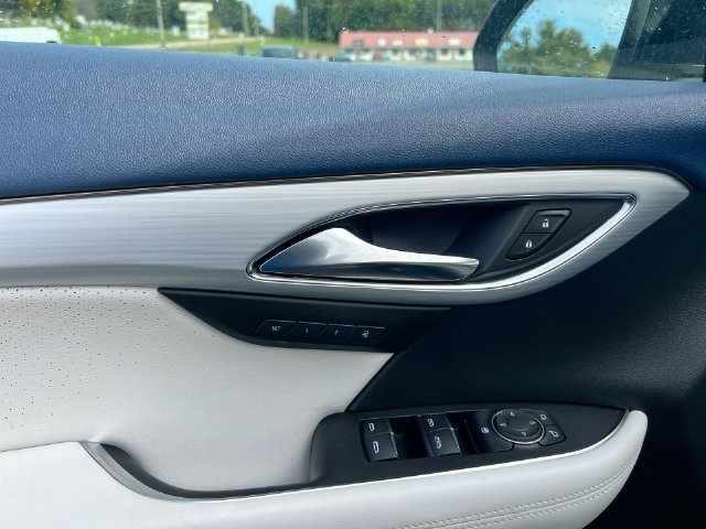 Used 2024 Black Buick Avenir image 18