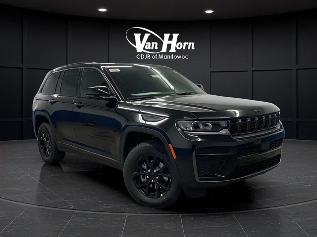 New 2026 Diamond Black Crystal Pearl-Coat Exterior Paint Jeep Altitude image 42