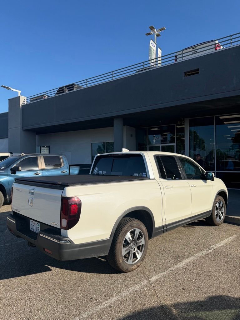 Used 2019 Diamond White Pearl Honda RTL-T image 3