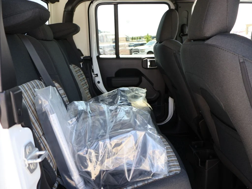New 2026 Bright White Clear-Coat Exterior Paint Jeep 85th Anniversary Edition image 12